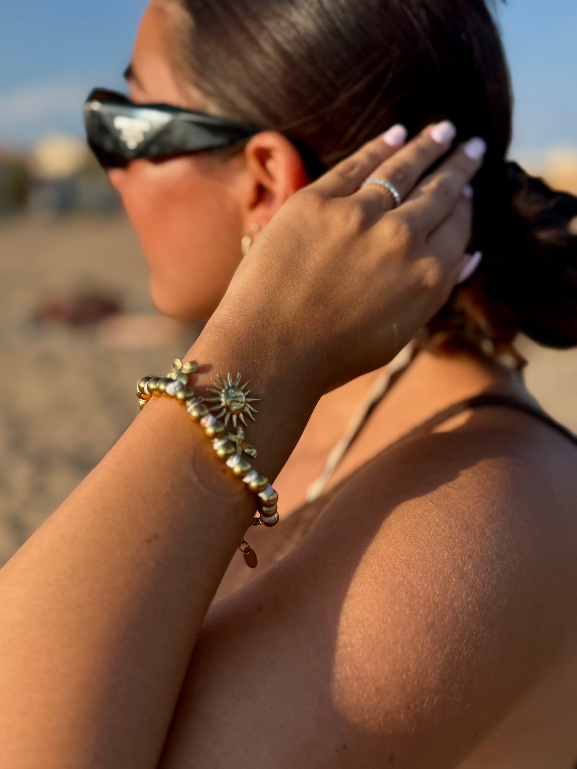 🌞 Bracelet Soleil Doré & Perles Éclatantes